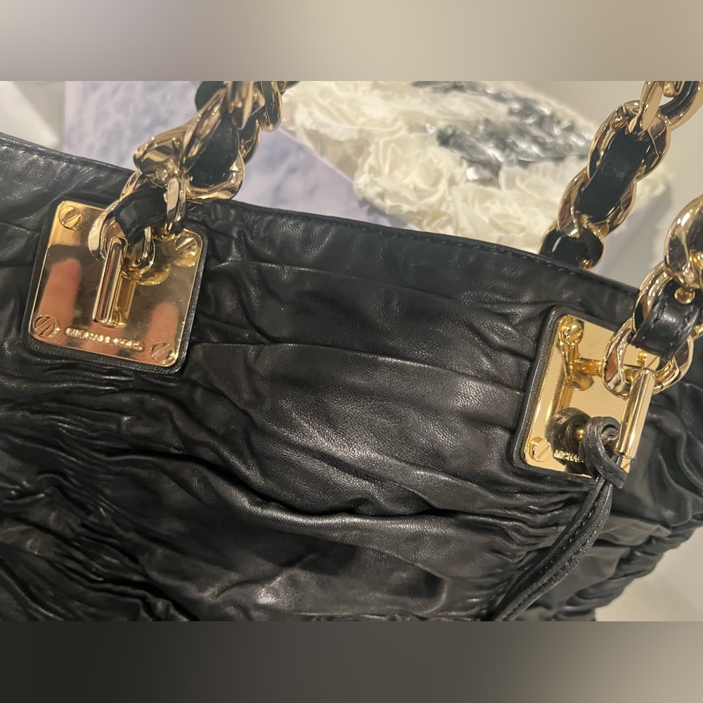 Authentic NWOT Michael Kors scrunched leather - Picture 6 of 7